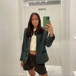 Meet your Posher, Claire